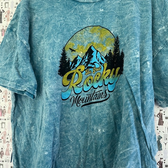 NWT Girls graphic tee 🖤 - Picture 2 of 4